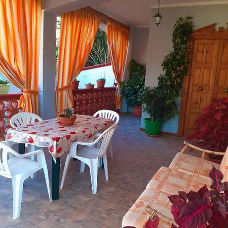 Vacanze La Fiaba بيت ضيافة