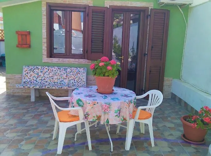 بيت ضيافة Case Vacanze La Fiaba 3*