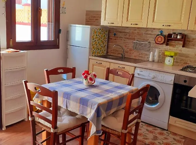 Case Vacanze La Fiaba بيت ضيافة 3*