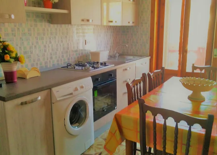 Case Vacanze La Fiaba بيت ضيافة 3*