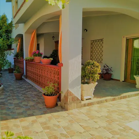 Case Vacanze La Fiaba בית הארחה פולסנו